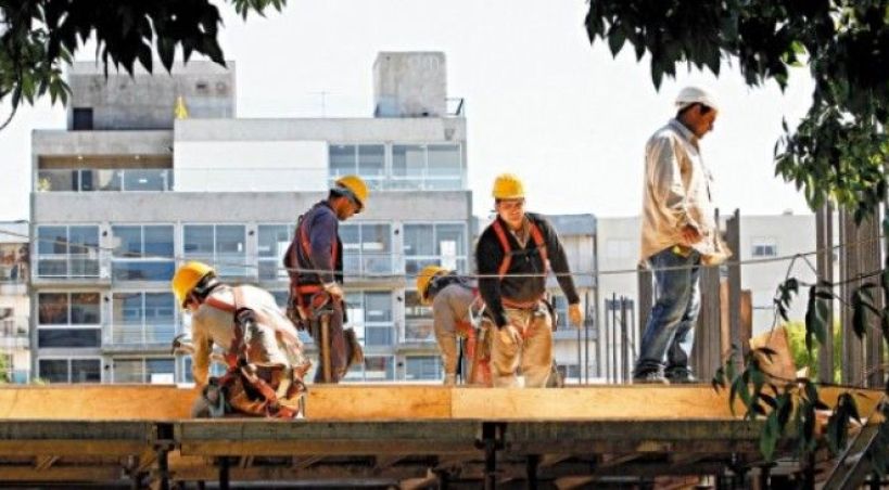 Alarma laboral: 4 de cada 10 trabajadores son informales en Argentina y crece la precarización 